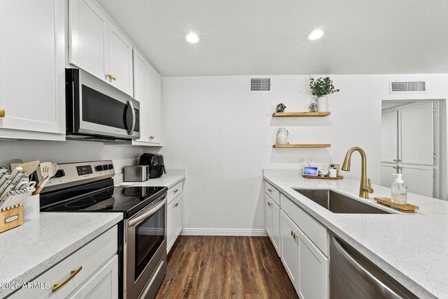 Building Photo - 1024 N 85th Pl