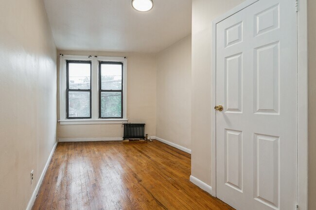 Building Photo - 6705 Woodside Ave