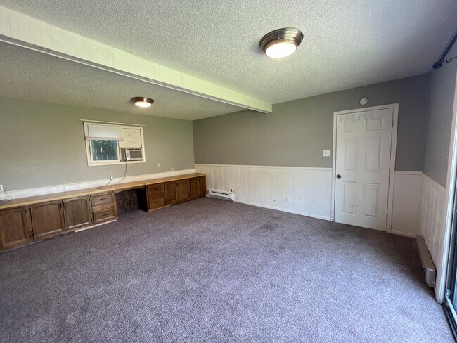 Building Photo - 509 Burlington Ave