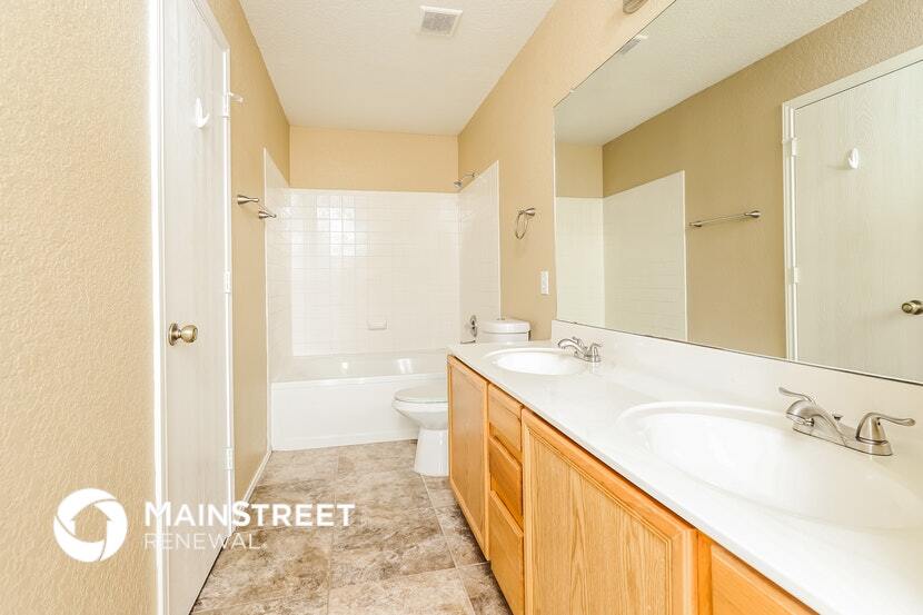 Building Photo - 428 Centroloma St