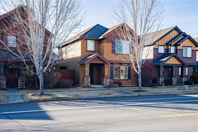 Building Photo - 20487 Brentwood Ave