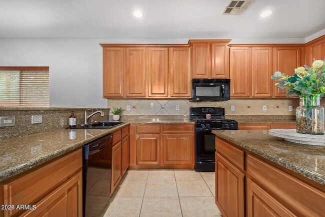 Building Photo - 939 E Sourwood Dr