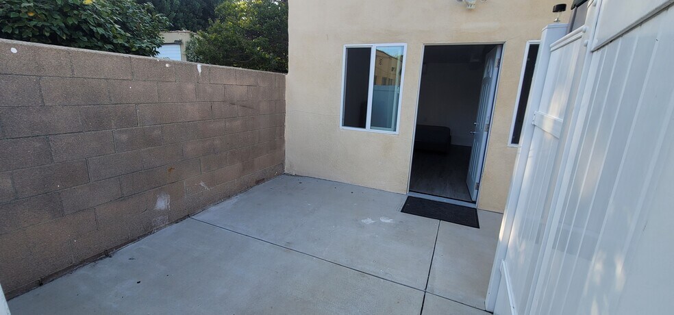 Building Photo - 2167 Casa Grande St