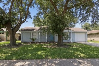 Building Photo - 2504 Ewell Dr