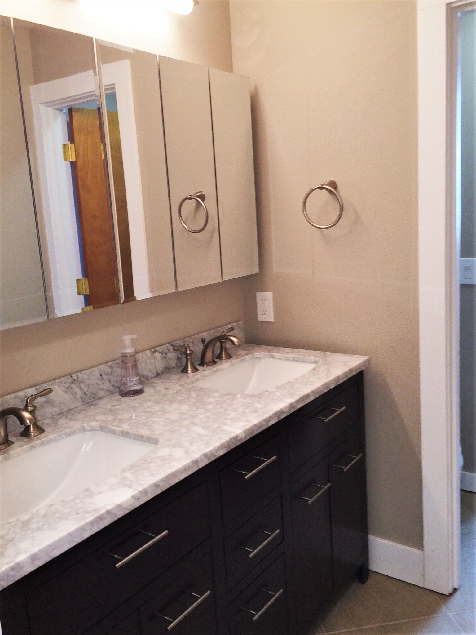 Bath Vanity - 1101 B St