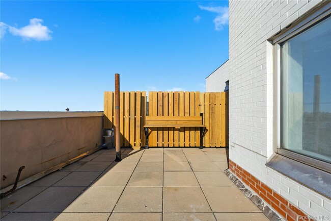 Building Photo - 3220 Arlington Ave