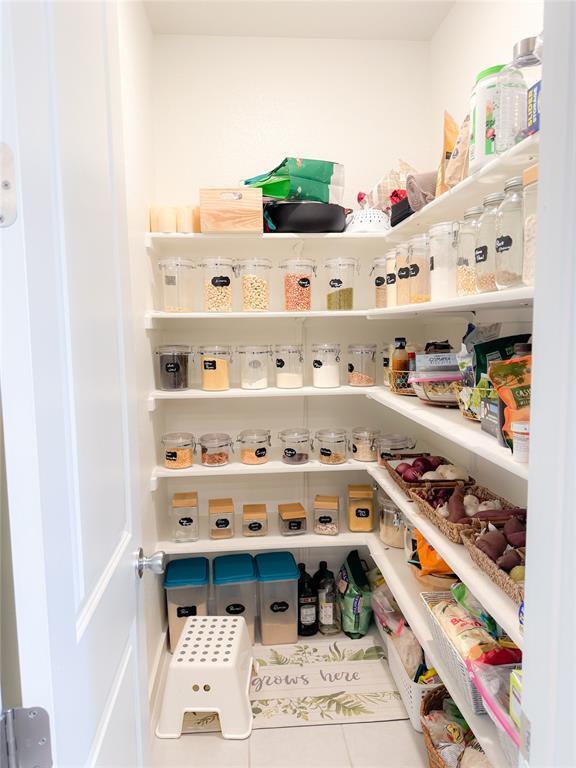 Building Photo - 163 Billowing Way