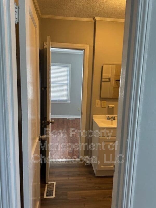 Building Photo - 1408 Armour Dr