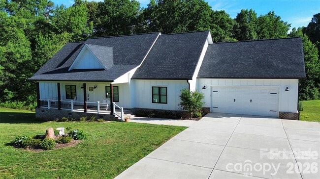 Building Photo - 5345 Christopher Rd