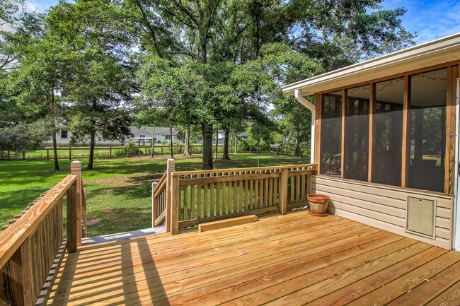 Building Photo - 3609 White Dr