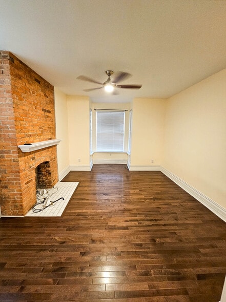 Building Photo - 389 W 4th Ave