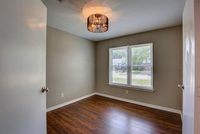 Building Photo - 5519 Bainbridge Dr