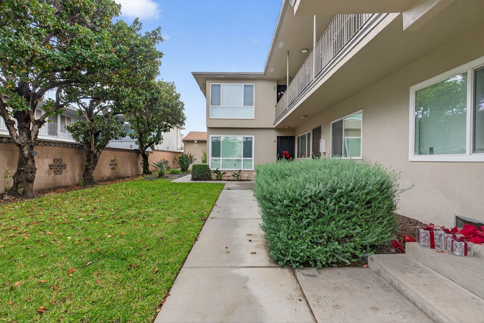 Building Photo - 216 E Burnett St