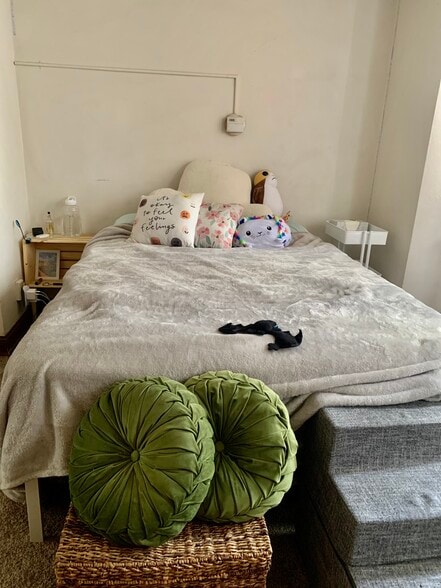 Building Photo - 636 State St