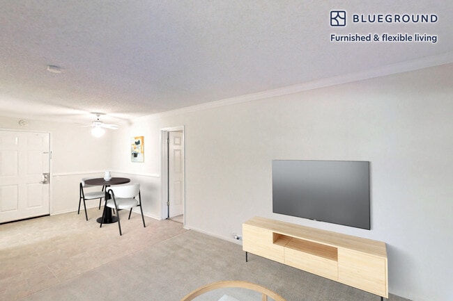 Building Photo - 555 W Middlefield Rd