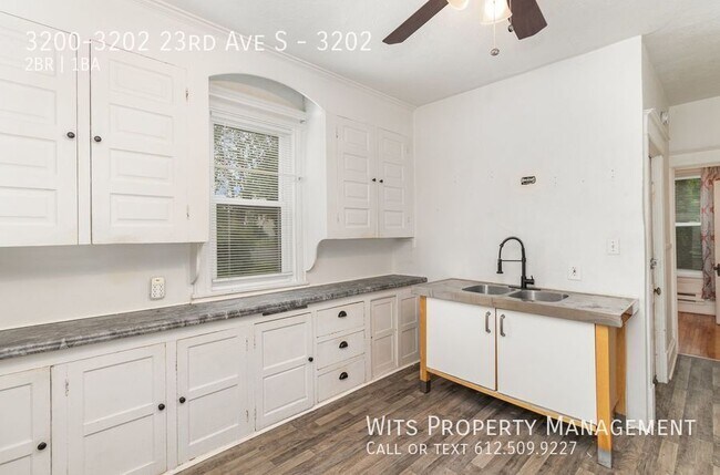 Building Photo - 3200-3202 23rd Ave S-3202