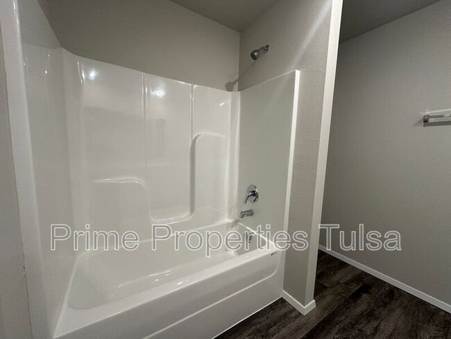 Building Photo - 27811 E 114th Pl S