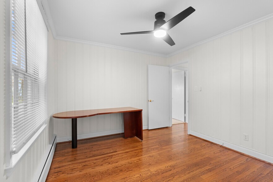 Building Photo - 221 W Avondale Dr