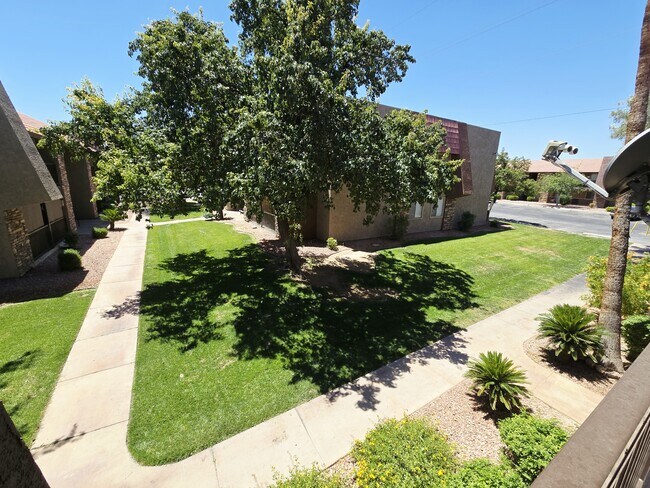 Building Photo - 5081 River Glen Dr