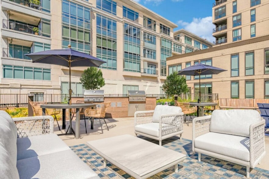 Building Photo - 421 N Pennsylvania St