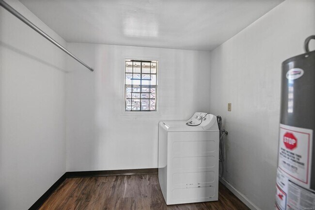 Building Photo - 839 Greg Dr