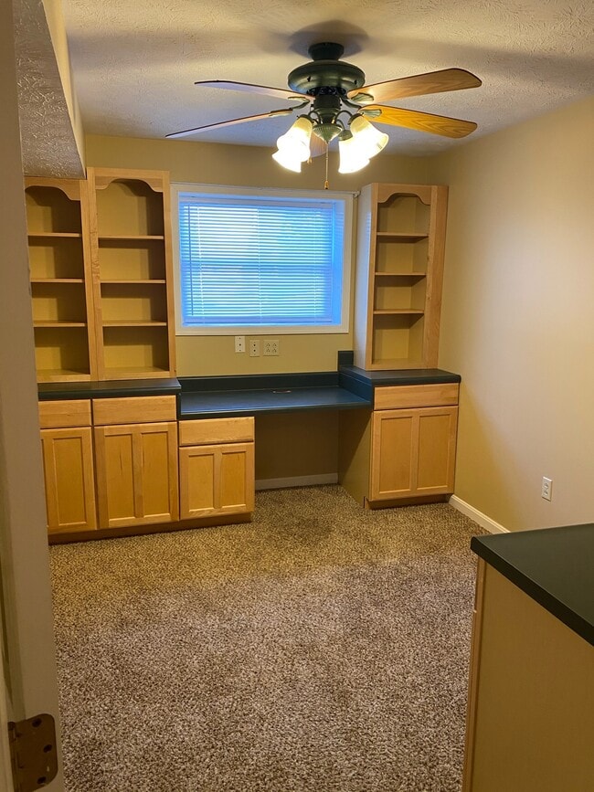 Building Photo - 113 Senseny Glen Dr