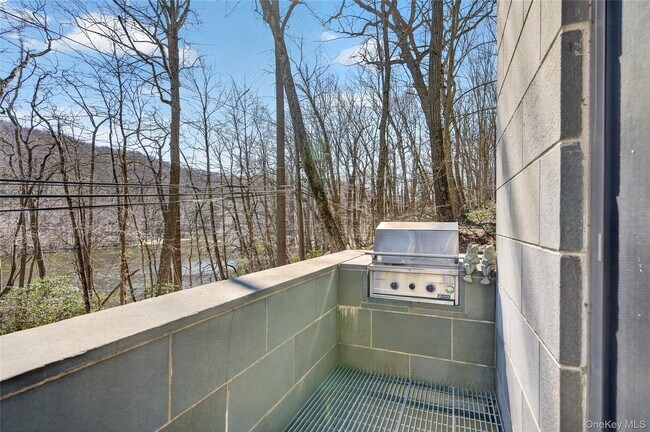 Building Photo - 428 Harbor Rd