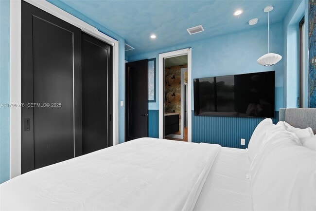 Building Photo - 410 NW 52nd St