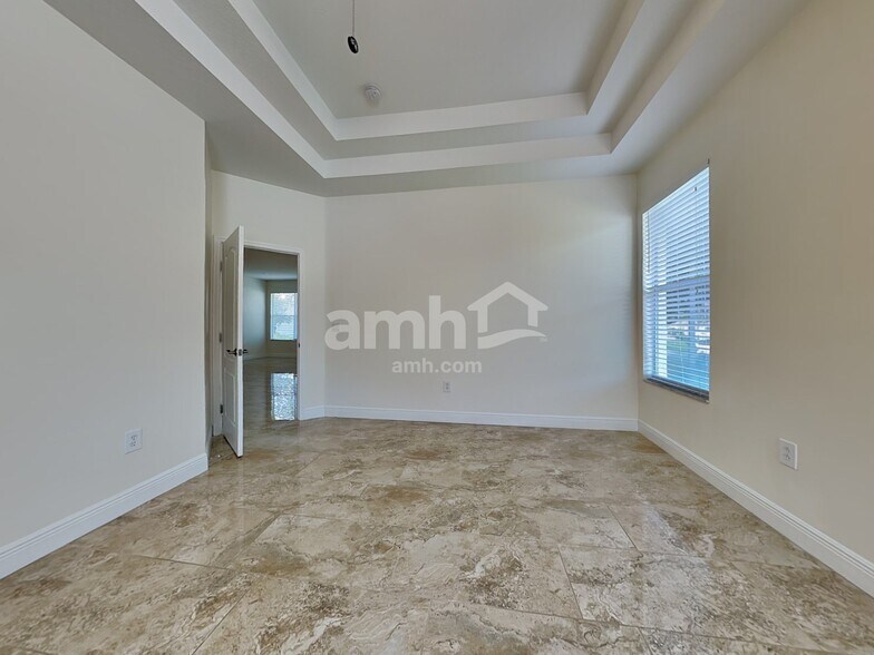 Building Photo - 802 Lesa Glen Pl