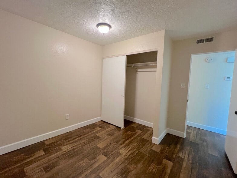 Building Photo - 1600 20th St S