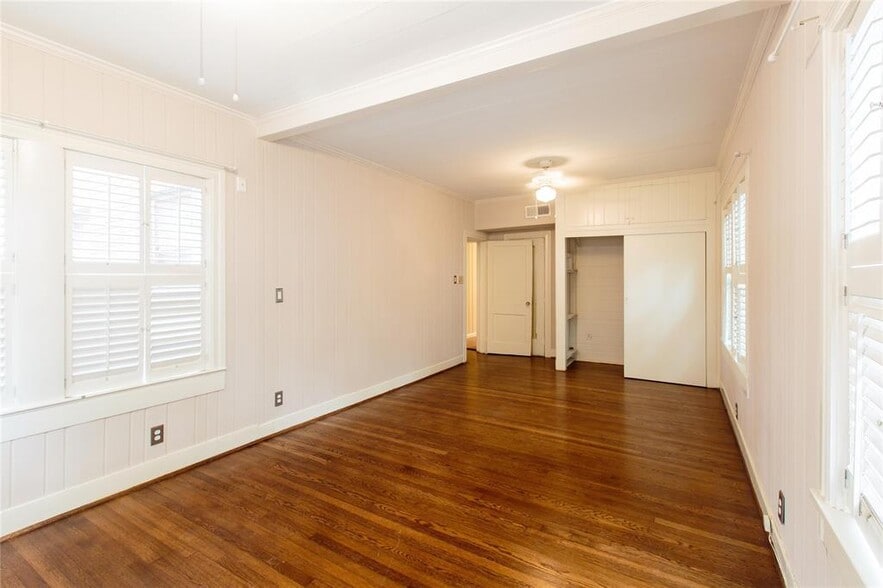 bedroom - 1212 Milford St