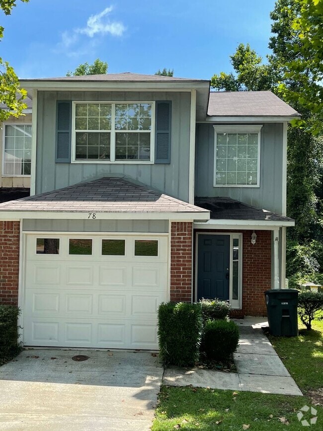 Building Photo - Briarwood Townhomes - End Unit!