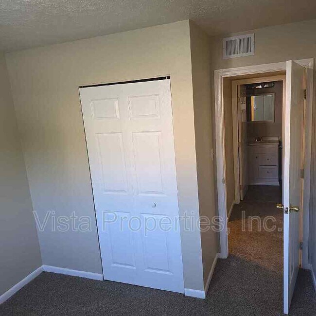 Building Photo - 4119 Glen Hill Manor Dr