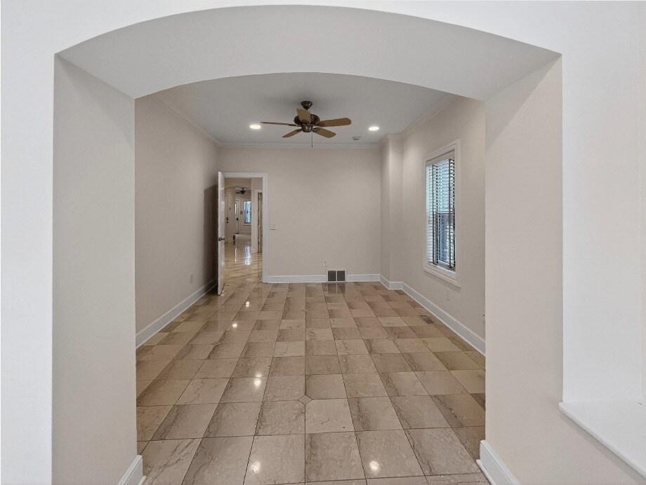 Building Photo - 2033 Fairview Ave