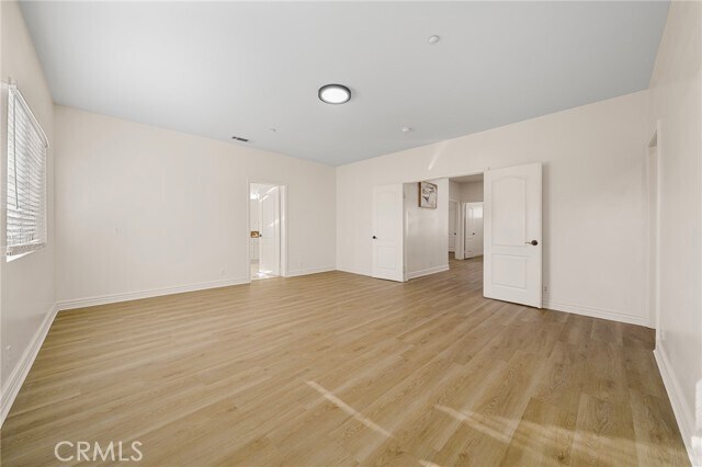 Building Photo - 527 S 5th Ave