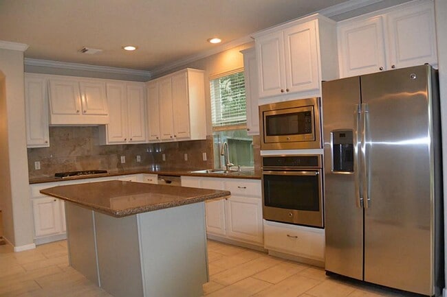 Building Photo - 23606 Rollinford Ln