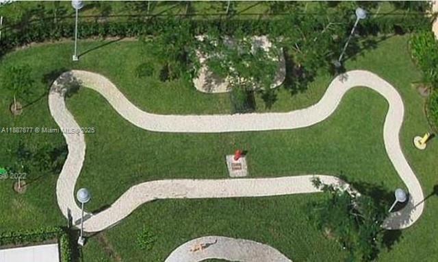 Building Photo - 10 SW South River Dr