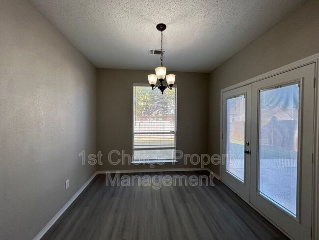 Building Photo - 4805 Misty Ridge Dr