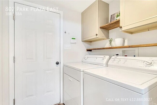 Building Photo - 802 Park Plaza E