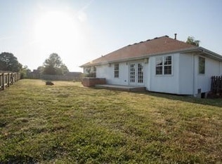 Building Photo - Charming 3 Bedroom 2 Bath Ranch in Willard Schools-
