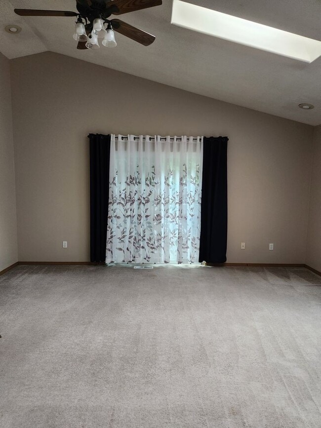 Building Photo - Charming 3 Bedroom 2 Bath House