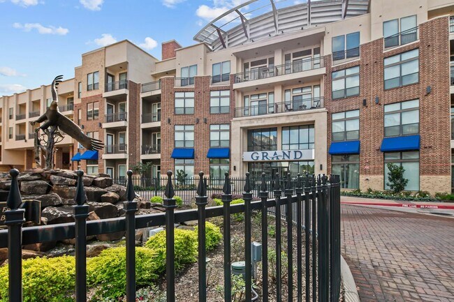 Building Photo - 2727 Commercial Center Blvd