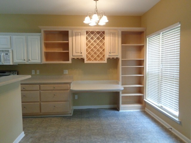 Building Photo - 1110 California Dr