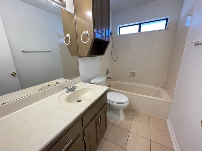 Building Photo - 112 Brookway Dr