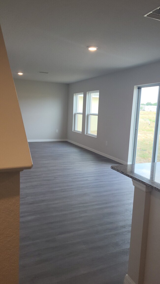 Building Photo - 1724 High Ridge Dr
