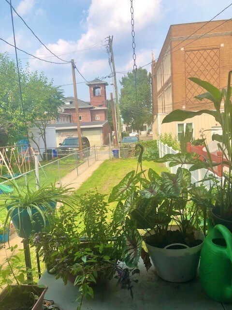 Building Photo - 429 Chestnut St