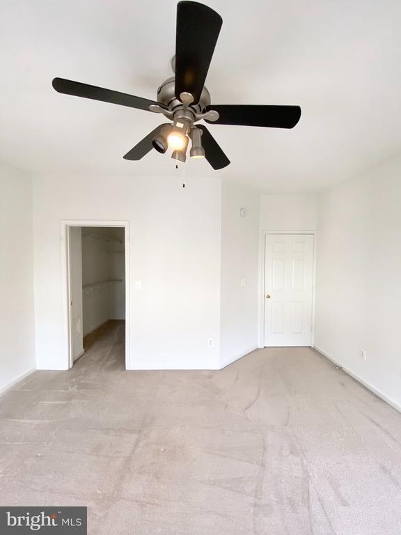 Building Photo - 2663 Manhattan Pl