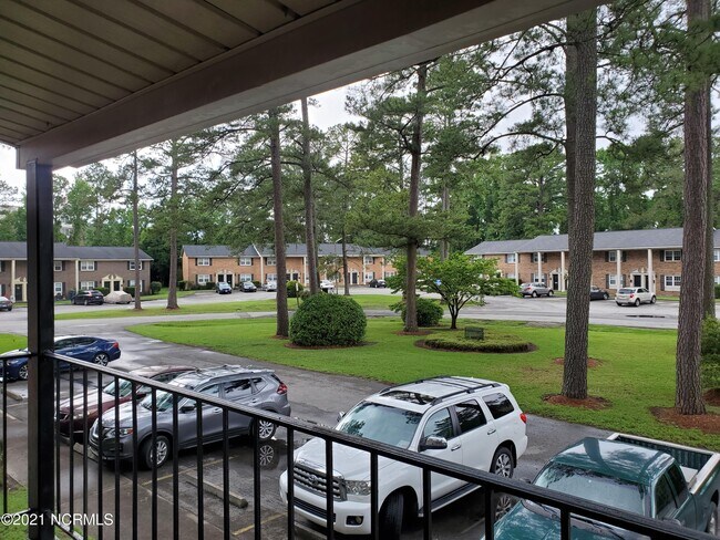 Building Photo - 2405 Griffin Ave