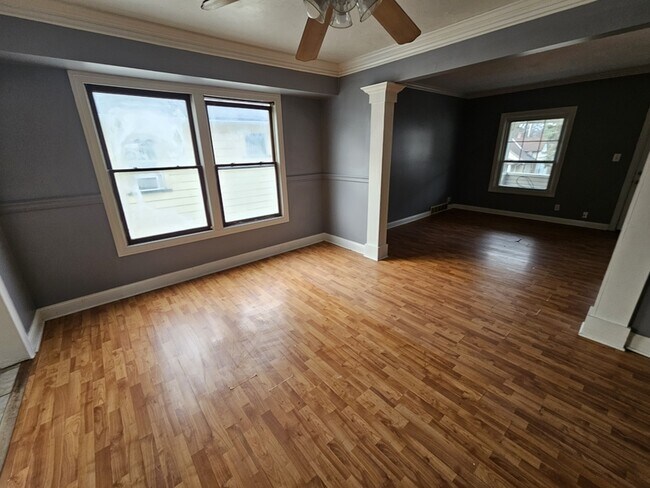 Building Photo - 10014 Sladden Ave