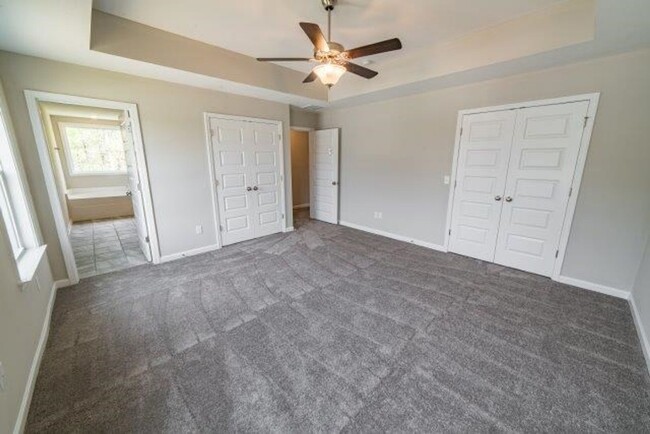 Building Photo - Spacious 4-Bedroom, 3-Bath Home for Rent i...